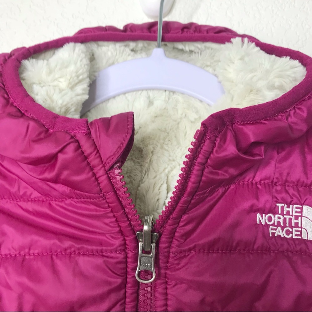 THE NORTH FACE Mossbud Swirl Reversible Hooded Puffer Jacket Dark Pink - Picture 7 of 15